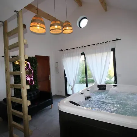 公寓 The Jungle : Tiny House & 布瓦西-圣莱热